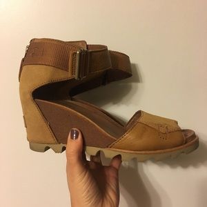 Sorel wedges size 6